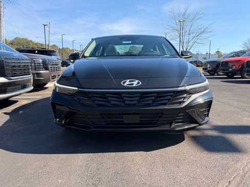 New 2026 Hyundai Elantra Limited FWD image 2