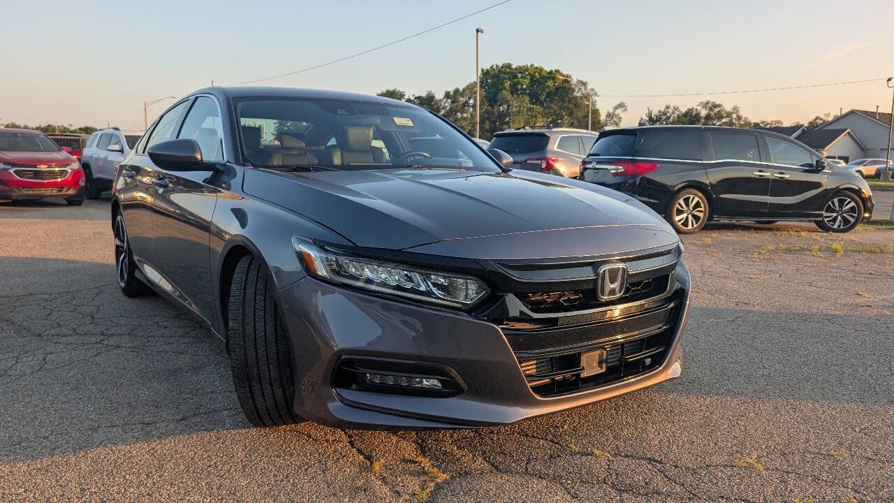 Used 2018 Honda Accord Sport image 4