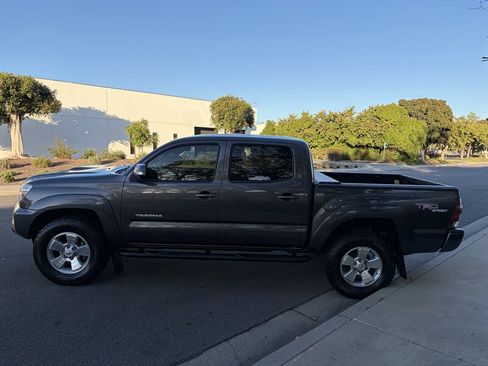 Used 2013 Toyota Tacoma PreRunner w/ TRD Sport Pkg image 8