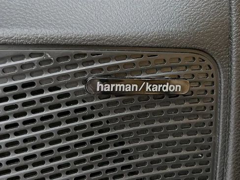 Used 2023 Chrysler Pacifica Pinnacle image 20