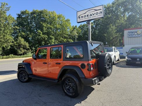 Used 2018 Jeep Wrangler Unlimited Sport AWD/4WD image 5
