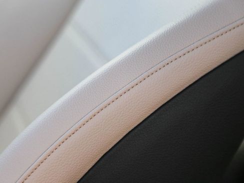 Used 2023 Mercedes-Benz GLC 300 image 24