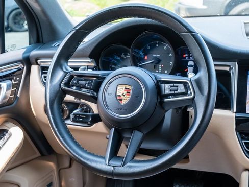Used 2022 Porsche Macan w/ Premium Package Plus AWD/4WD image 29