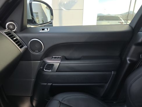 Used 2019 Land Rover Range Rover Sport HSE image 24