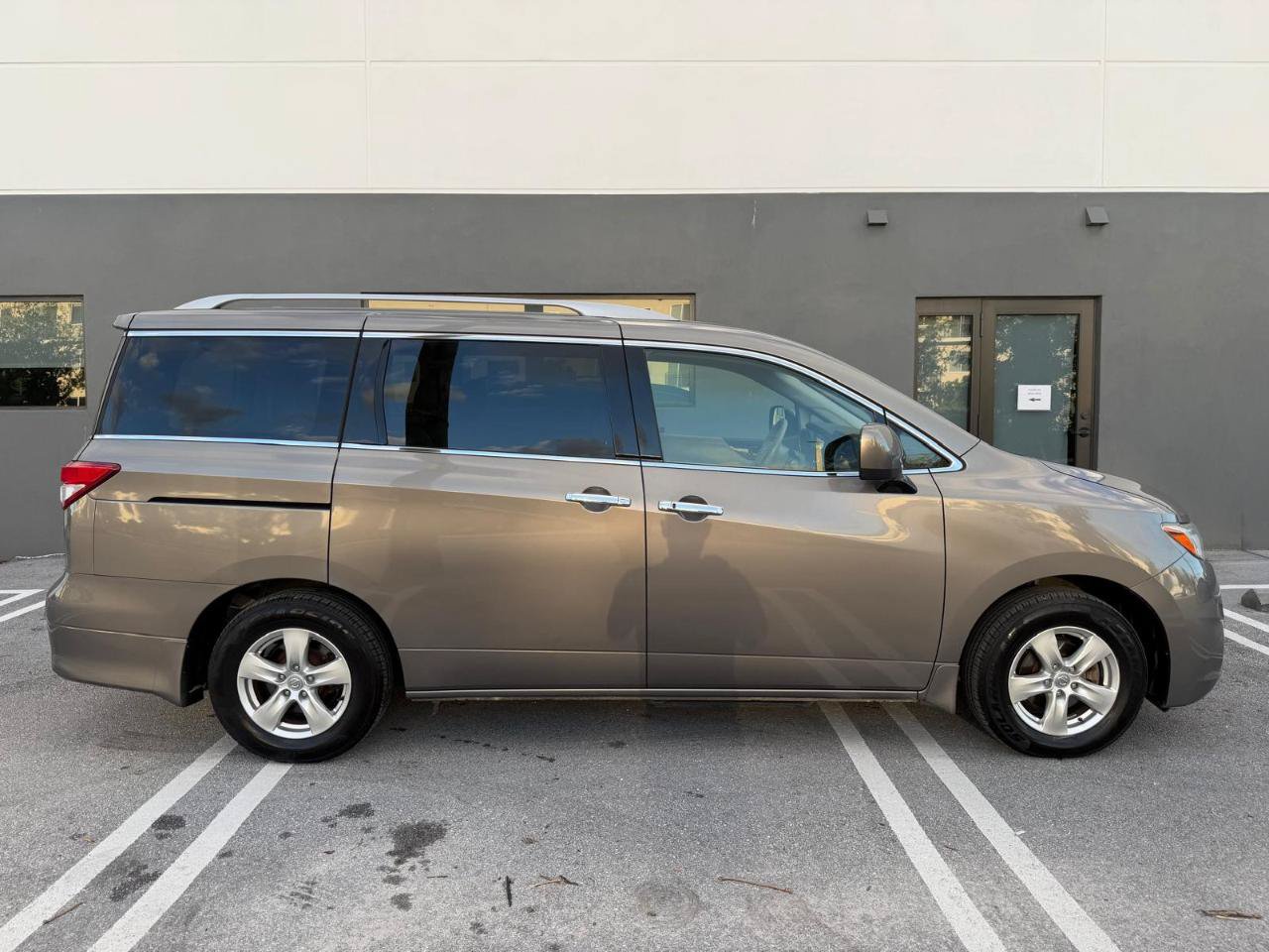 Used 2016 Nissan Quest SV w/ Leather Package FWD image 6