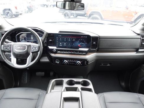 Used 2024 GMC Sierra 1500 Elevation image 39