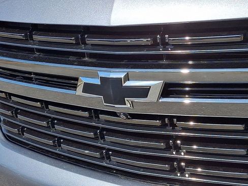 Used 2022 Chevrolet Suburban RST w/ Sport Performance Package AWD/4WD image 34