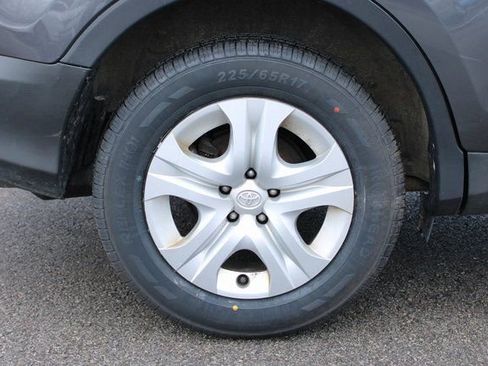 Used 2015 Toyota RAV4 LE image 33