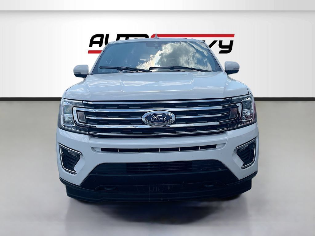 Used 2021 Ford Expedition XLT AWD/4WD image 2