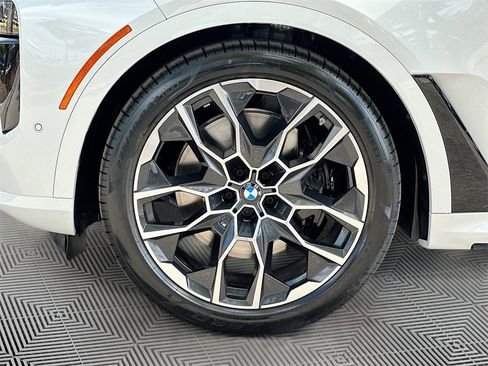 New 2026 BMW X7 M60i image 27