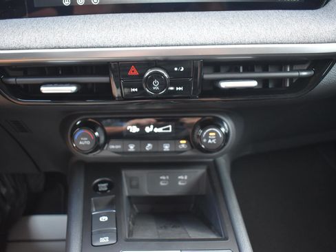 New 2026 Nissan Kicks SV w/ Interior Electronics Package FWD image 34