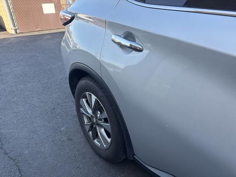 Used 2017 Nissan Murano SV AWD/4WD image 14