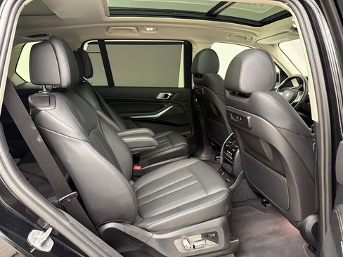 Used 2022 BMW X7 xDrive40i w/ Premium Package AWD/4WD image 30