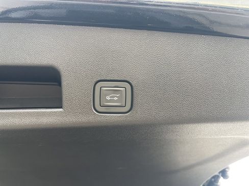 New 2026 Chevrolet Traverse High Country image 16