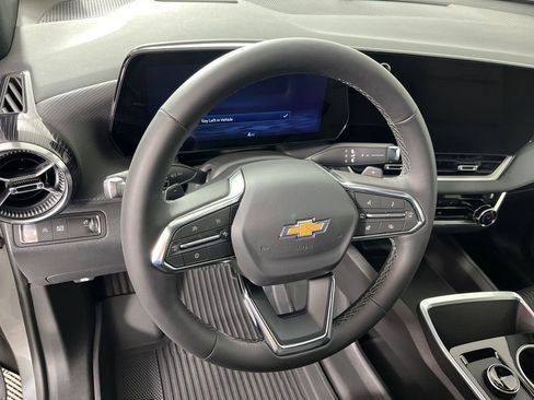 New 2026 Chevrolet Equinox LT w/ Safety and Technology Package FWD image 24