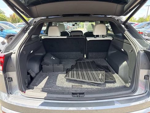 Used 2024 Volkswagen Atlas Cross Sport SEL Premium R-Line AWD/4WD image 12