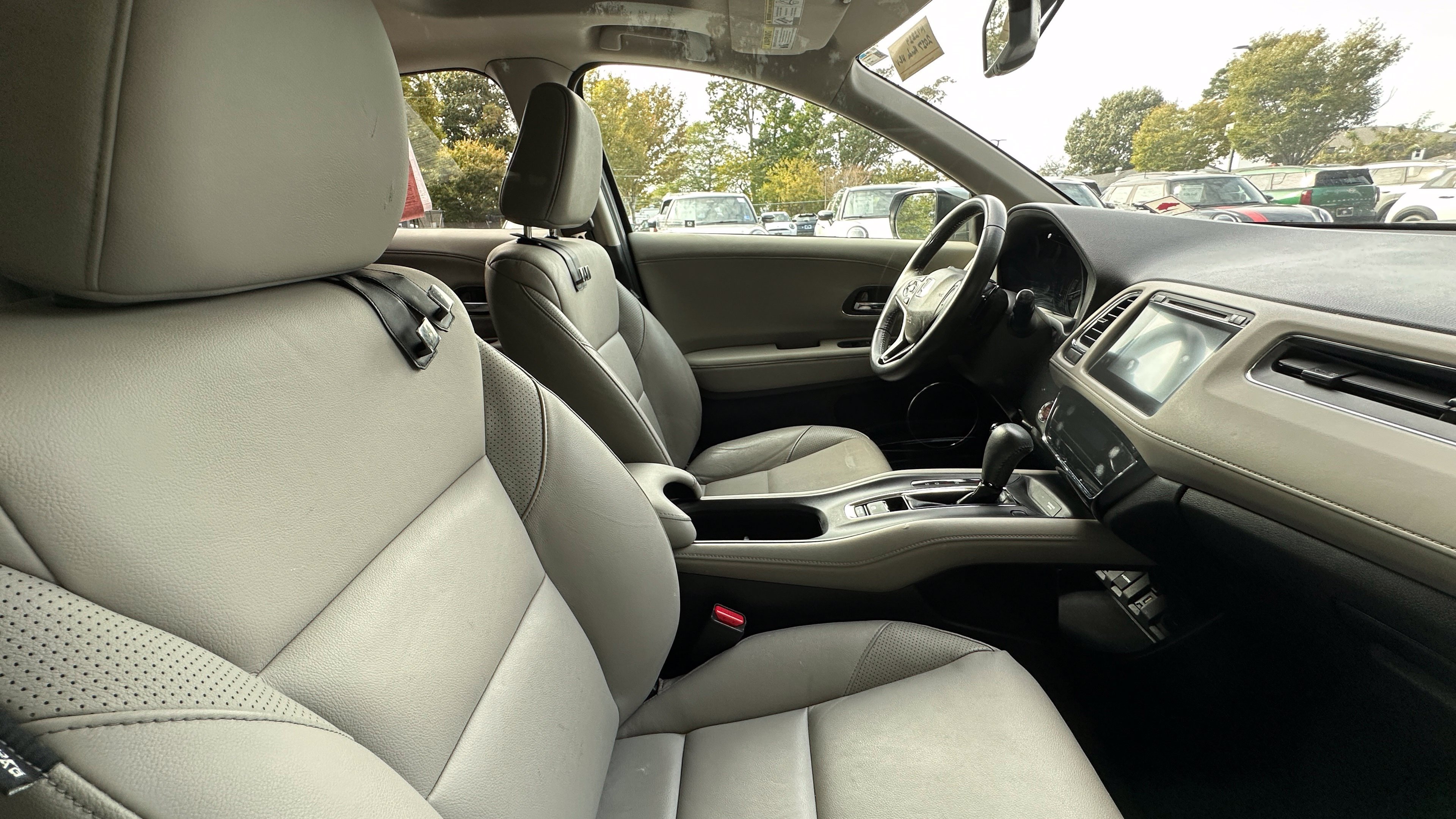 Used 2017 Honda HR-V EX-L image 4