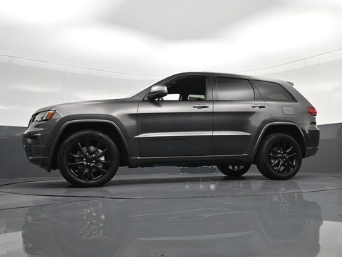 Used 2021 Jeep Grand Cherokee Laredo X RWD image 34
