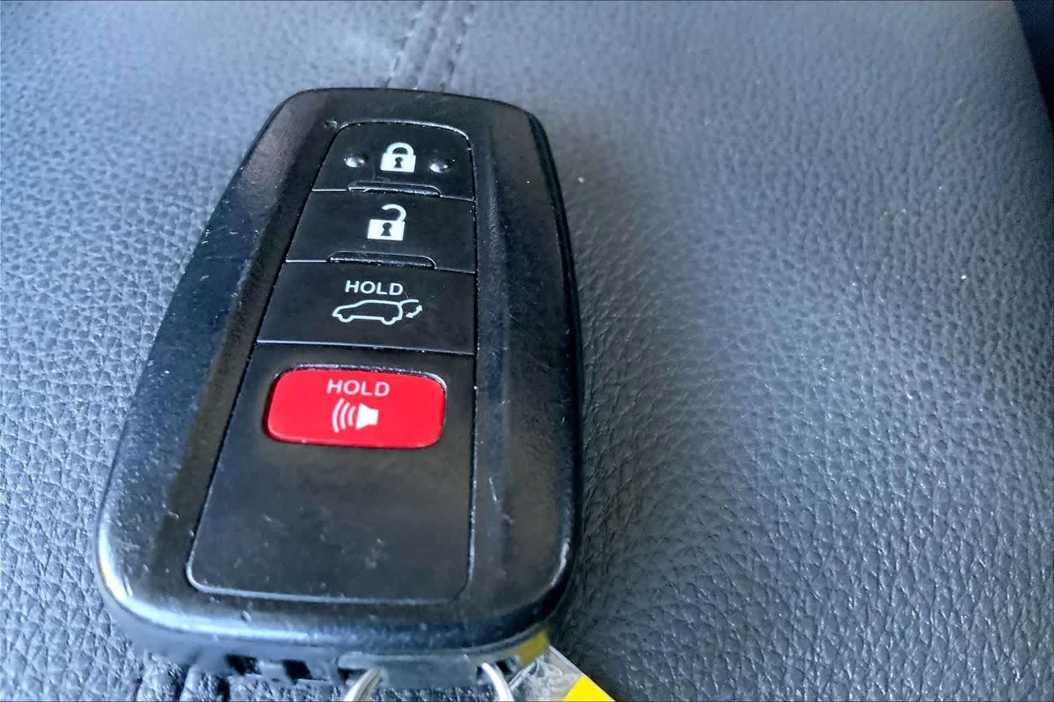 Used 2021 Toyota RAV4 XLE Premium AWD/4WD image 14