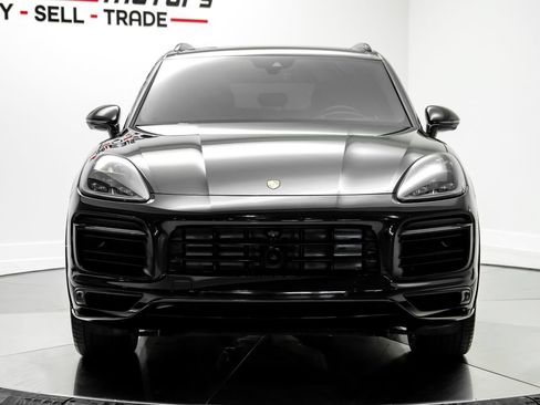 Used 2021 Porsche Cayenne GTS w/ Premium Package Plus AWD/4WD image 2