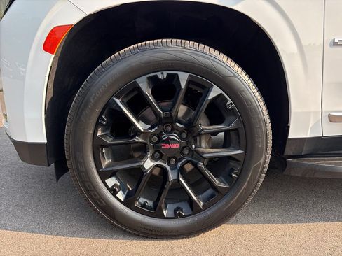 Used 2022 GMC Yukon XL Denali AWD/4WD image 10
