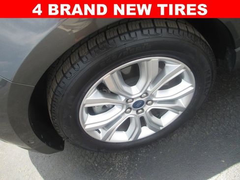 Used 2020 Ford Edge Titanium w/ Equipment Group 301A AWD/4WD image 4