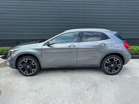 Used 2018 Mercedes-Benz GLA 250 4MATIC image 2