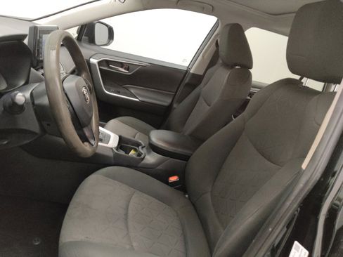 Used 2019 Toyota RAV4 XLE FWD image 17
