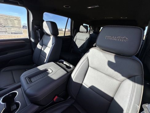 Used 2023 Chevrolet Tahoe High Country AWD/4WD image 11