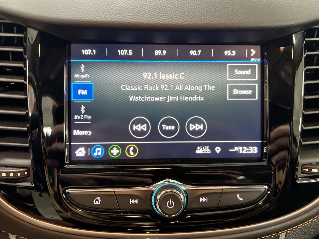 Used 2022 Chevrolet Trax LT AWD/4WD image 14