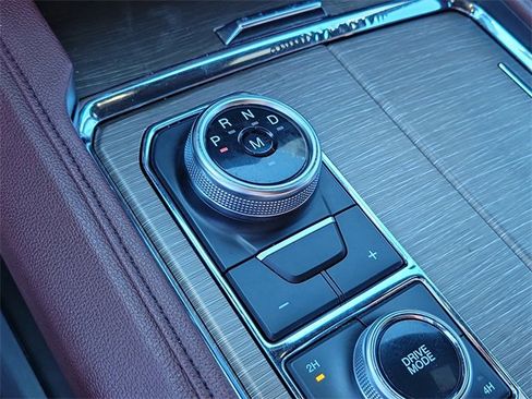 Used 2024 Ford Expedition Limited image 31