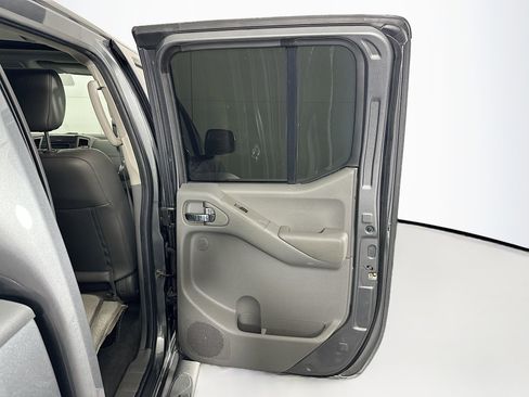 Used 2019 Nissan Frontier SL RWD image 30