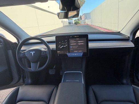 Used 2024 Tesla Model Y Long Range image 13