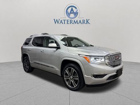 Used 2019 GMC Acadia Denali w/ Technology Package FWD image 9