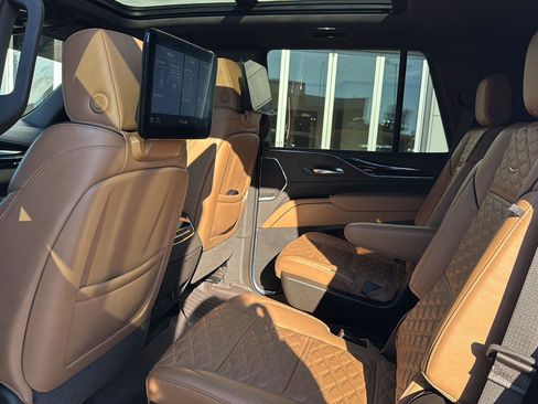 Used 2021 Cadillac Escalade Sport w/ Driver Assist Tech Package image 9