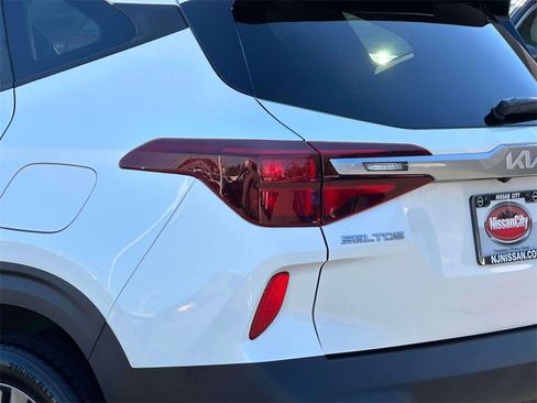 Used 2023 Kia Seltos LX image 9