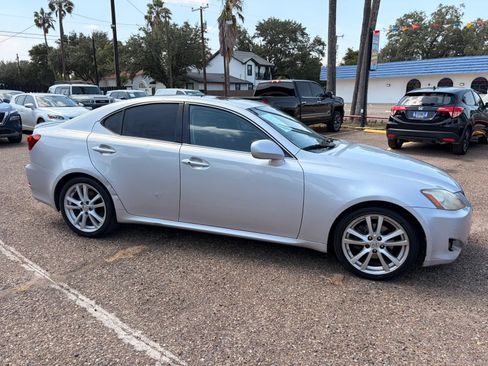 Used 2006 Lexus IS 250 w/ Preferred Accessory Pkg RWD image 15
