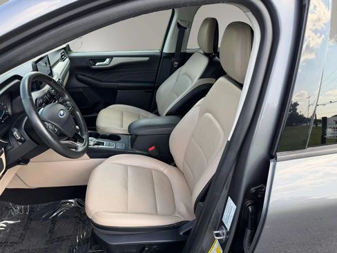 Used 2021 Ford Escape SEL FWD image 2