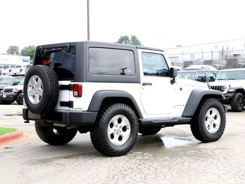 Used 2018 Jeep Wrangler Sport AWD/4WD image 5