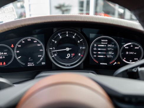 Used 2021 Porsche 911 Carrera 4S image 15