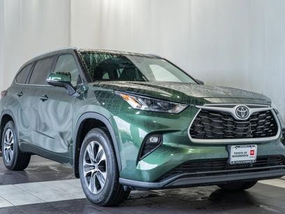 Used 2024 Toyota Highlander XLE