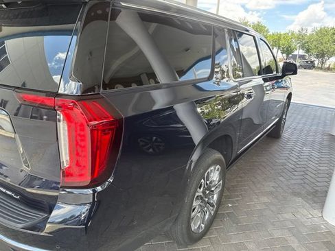 Used 2024 GMC Yukon XL Denali Ultimate AWD/4WD image 5