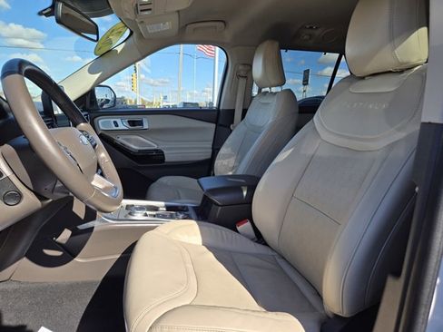 Used 2022 Ford Explorer Platinum w/ Equipment Group 601A image 26