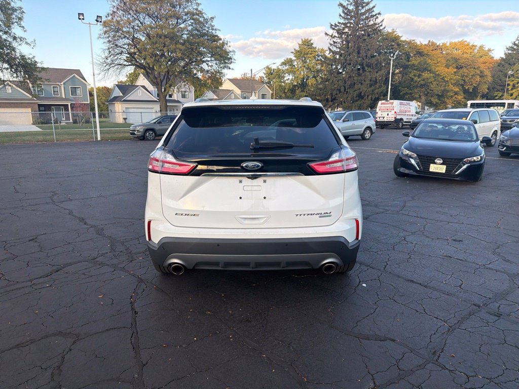 Used 2020 Ford Edge Titanium FWD image 7