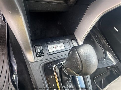 Used 2015 Subaru Forester 2.5i Touring w/ Eyesight & Navigation System AWD/4WD image 28