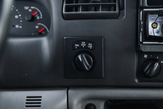 Used 2003 Ford F250 XL AWD/4WD image 16