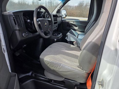 Used 2013 Chevrolet Express 2500 image 14