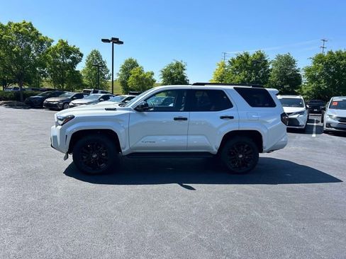 Used 2026 Toyota 4Runner 4WD image 7