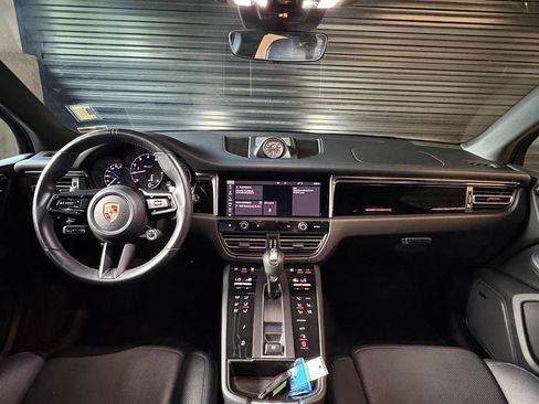 Used 2024 Porsche Macan Turbo AWD/4WD image 18