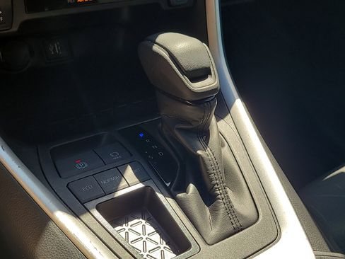 Certified 2025 Toyota RAV4 XLE FWD image 26